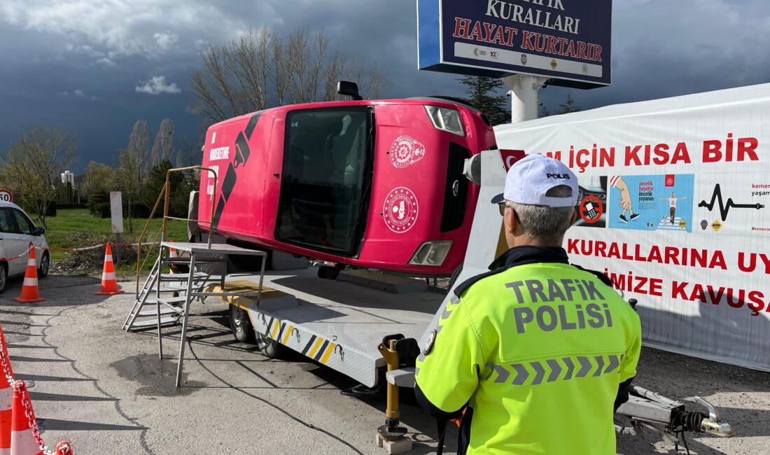 Alınan tedbirler meyvesini verdi, KAZA SAYILARI AZALDI! Türkiye’nin kavşak noktalarından biri olan, yolların kesişme noktası Afyonkarahisar’da bayram