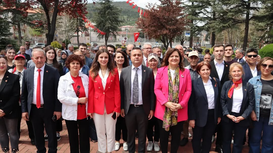 23 Nisan Ulusal Egemenlik ve Çocuk Bayramı nedeniyle Cumhuriyet Halk