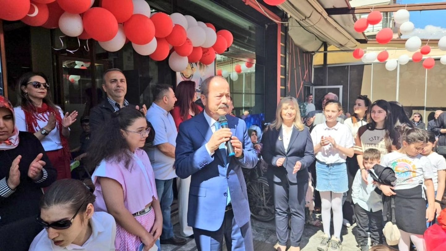 Milliyetçi Hareket Partisi Afyonkarahisar Teşkilatı’nda 23 Nisan coşkusu yaşandı. MHP