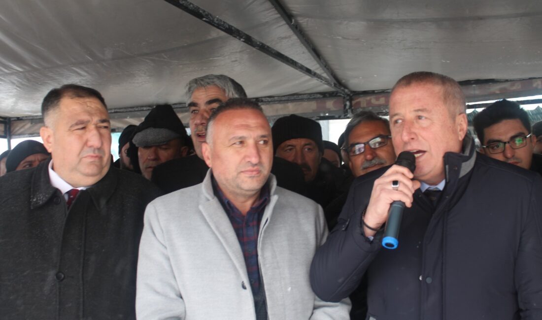 Araç filosunu genişletmeye devam eden Çay Belediyesi yeni alınan iş