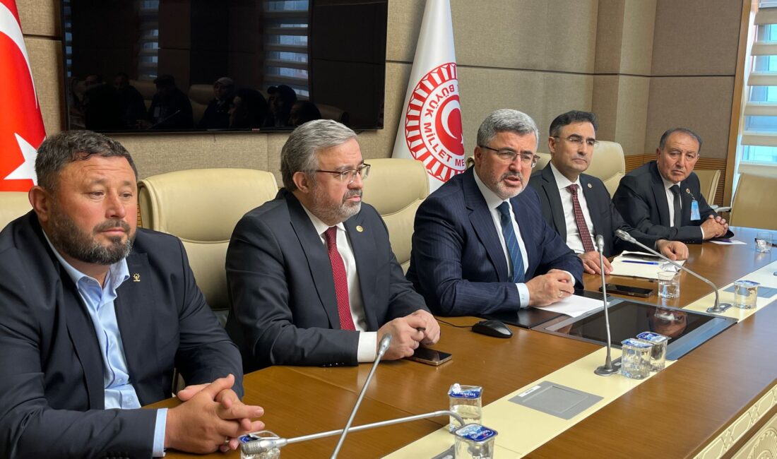 Afyonkarahisar’ın İscehisar ilçesindeki köy muhtarlarının katılımıyla geniş kapsamlı bir istişare