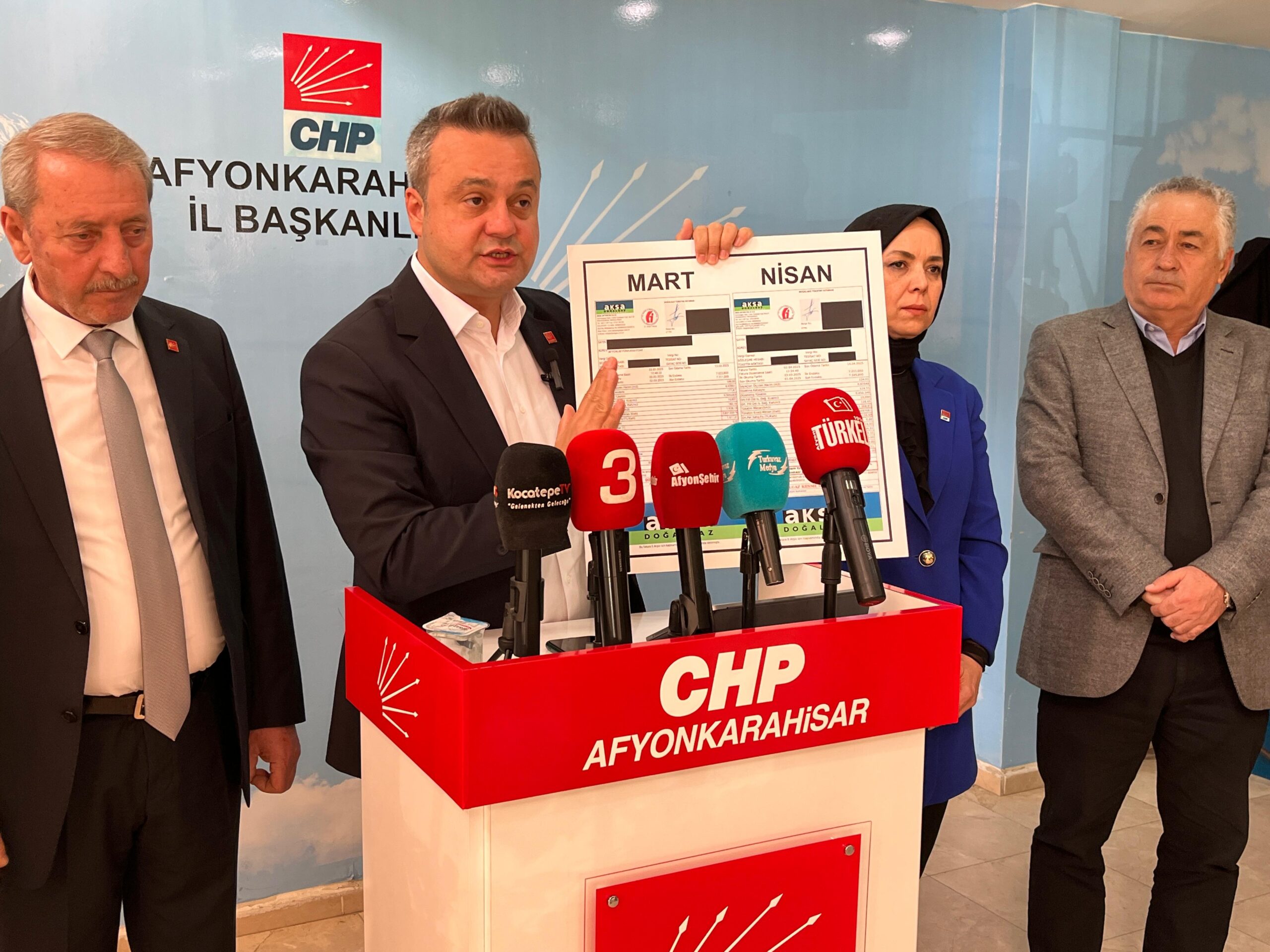 CHP Afyonkarahisar İl Başkanı Faruk Duha Erhan, düzenlediği toplantıda don
