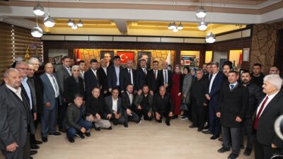 Sandıklı Belediyesi tarafından düzenlenen bayramlaşma programı, yoğun katılımla Sandıklı Belediyesi