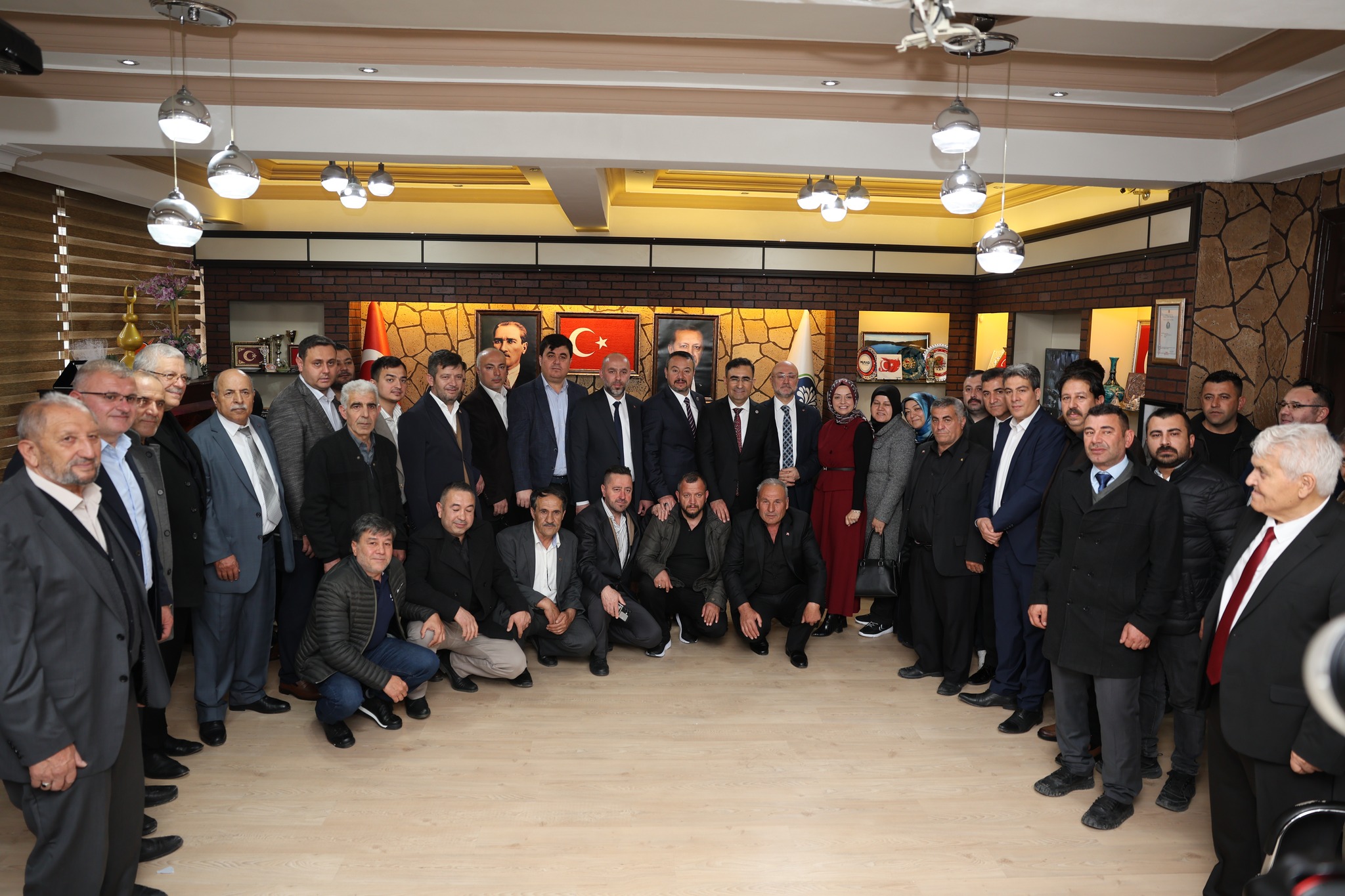 Sandıklı Belediyesi tarafından düzenlenen bayramlaşma programı, yoğun katılımla Sandıklı Belediyesi
