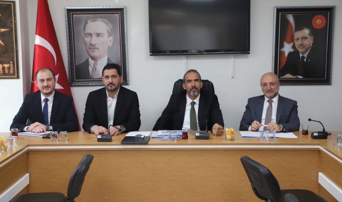 AK Parti Genel Merkez Teşkilat Başkan Yardımcısı Ahmet Özdemir, partisinin