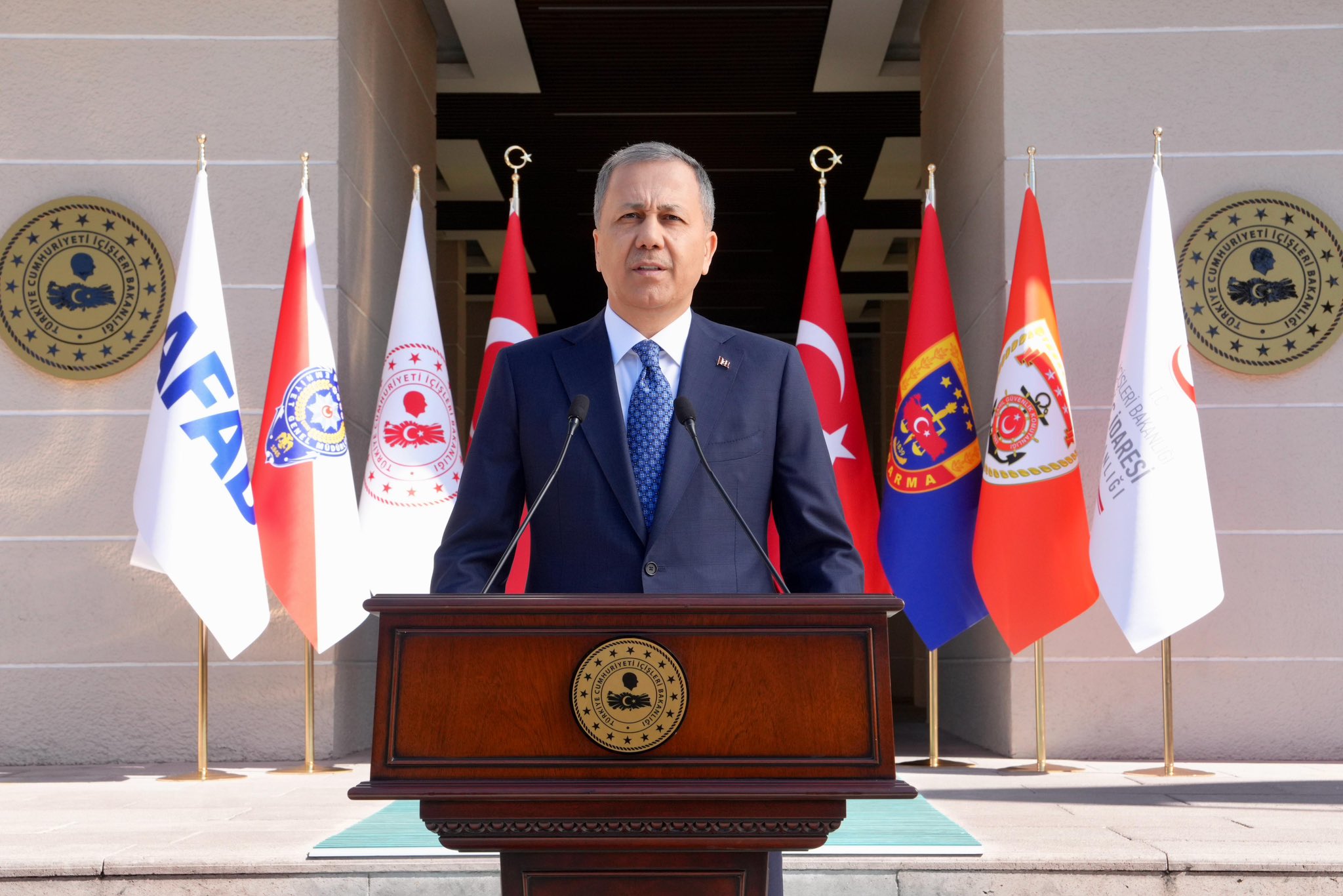 İçişleri Bakanı Ali Yerlikaya, uluslararası suç örgütlerine yönelik eş zamanlı