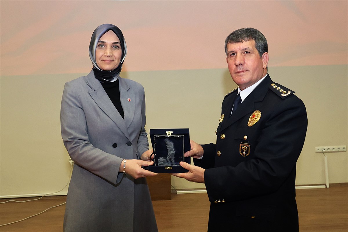 
Vali Doç. Dr. Kübra Güran Yiğitbaşı, "Türk Polis Teşkilatının 180.