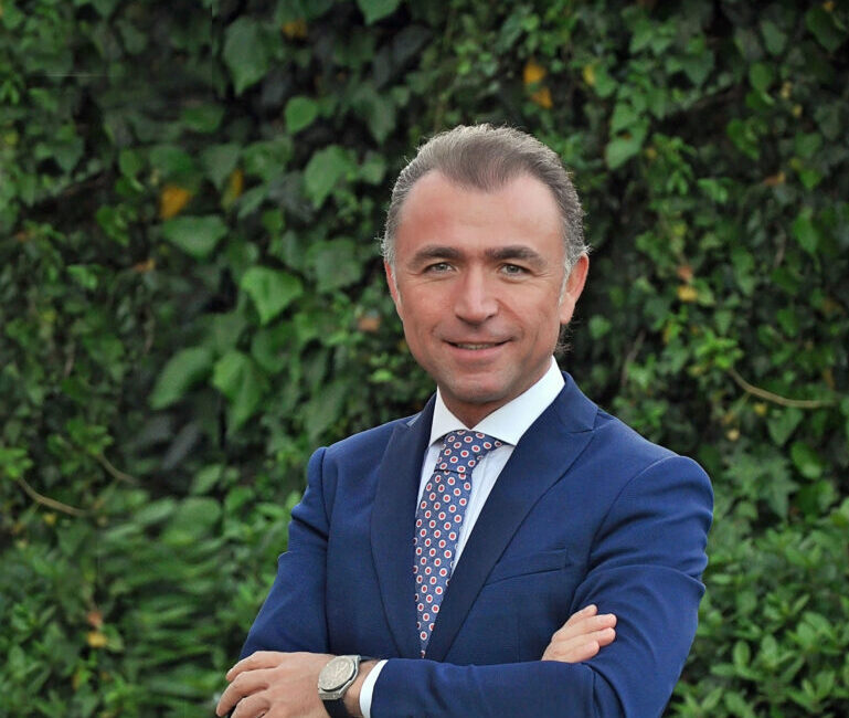 Erkan Güral’a AK Parti’de Yeni Görev AK Parti MKYK Üyesi ve AFSİAD üyesi Erkan Güral, Cumhurbaşkanı