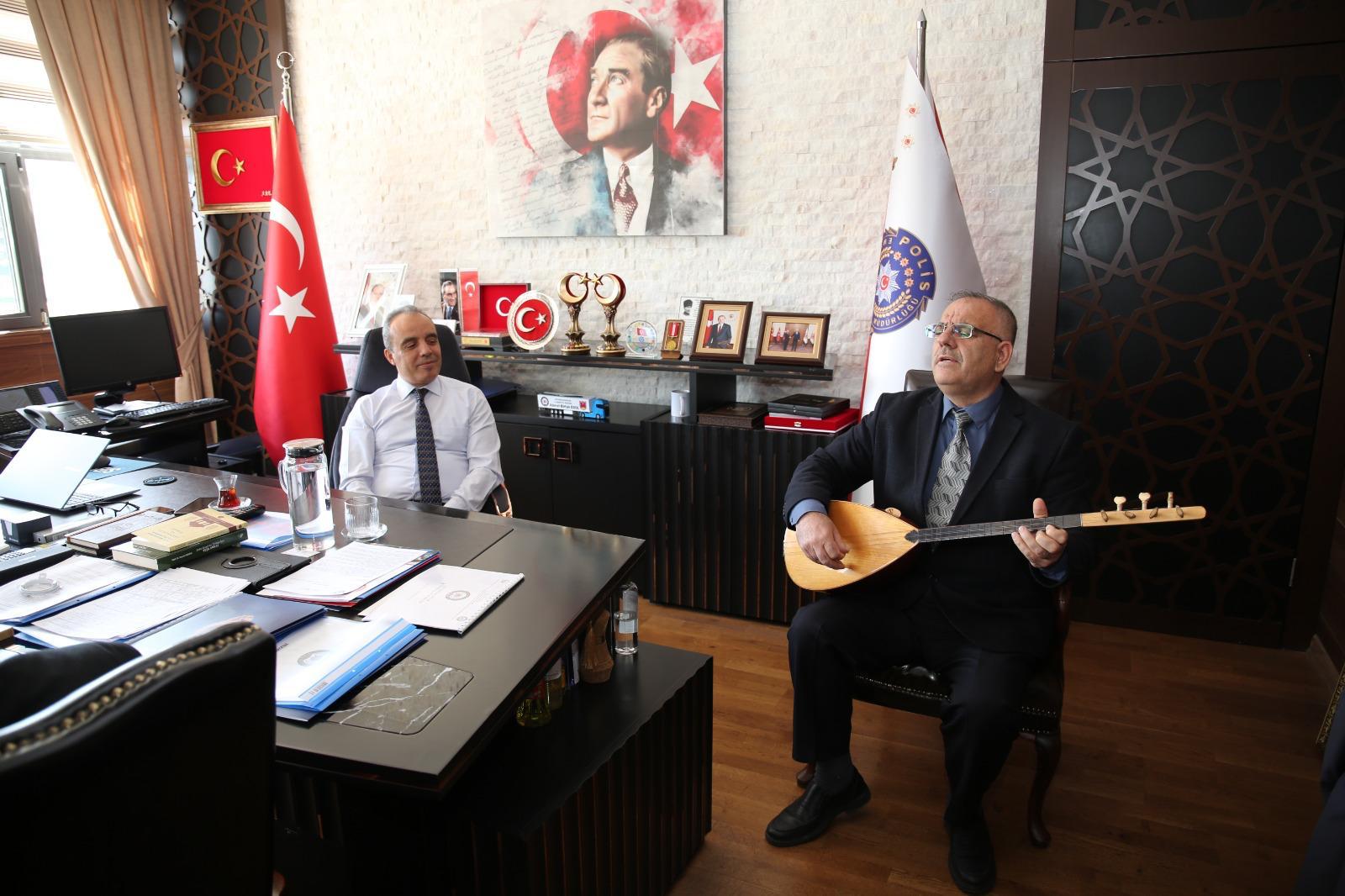 İlimizde yayımlamış olduğu kitaplar, düzenlemiş olduğu programlar, şiir ve kompozisyon