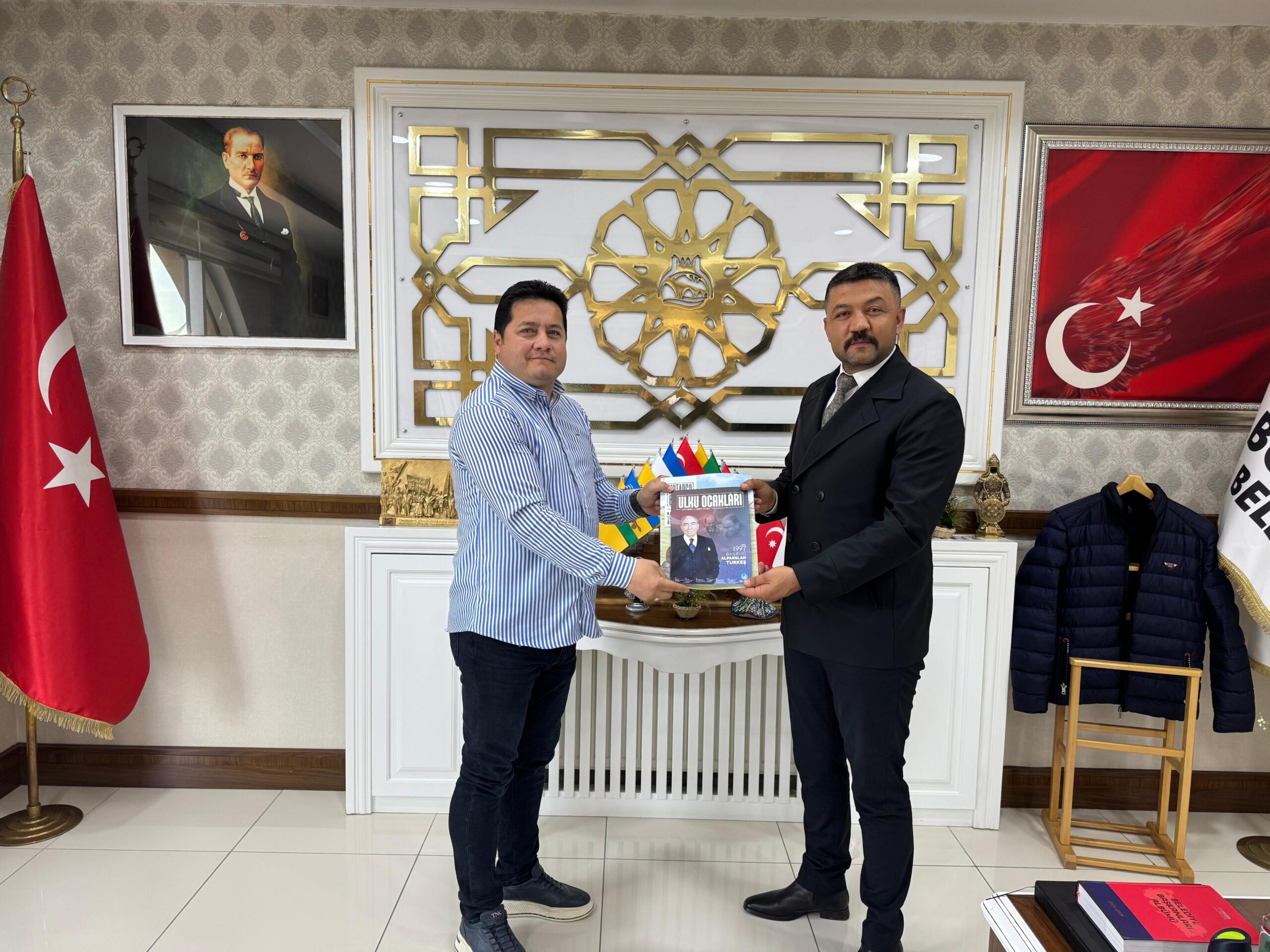 Ülkü Ocakları Afyonkarahisar İl Başkanı Mesut Çetinkaya ve Başkan Yardımcısı