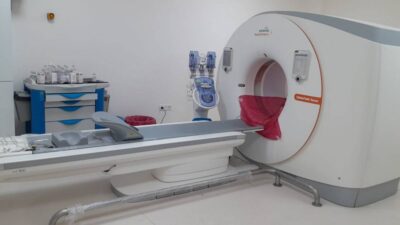 Tıp alanındaki teknolojik gelişmelerin yakından takip edildiği AFSÜ’de sağlık hizmeti