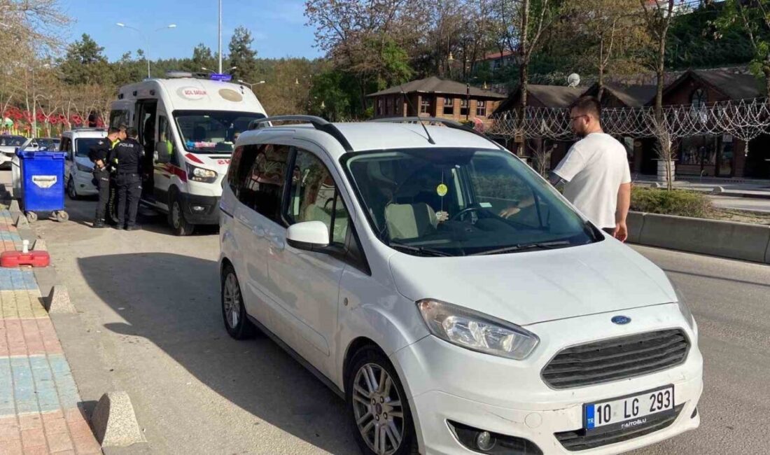 2 yaşındaki çocuğa otomobil çarptı Bilecik’te otomobilin çarptığı çocuk yaralandı. Kaza; Bilecik merkez Atatürk Bulvarı