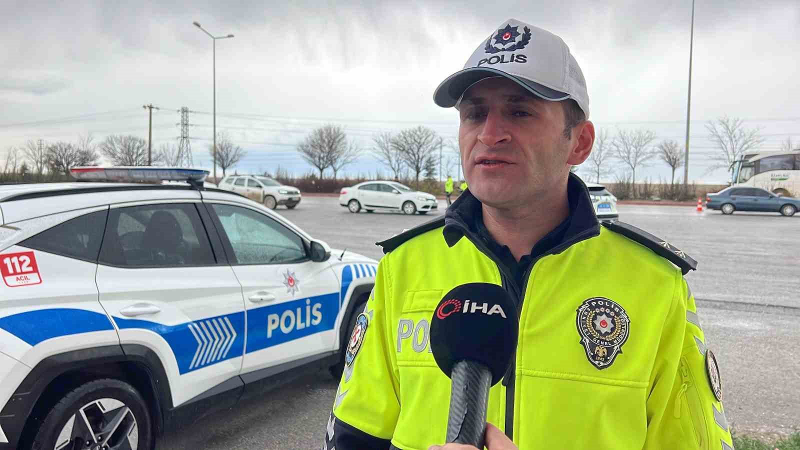 Konya'da bayram tatilinin son günlerinde geri dönüş yolculukları sırasında güvenli