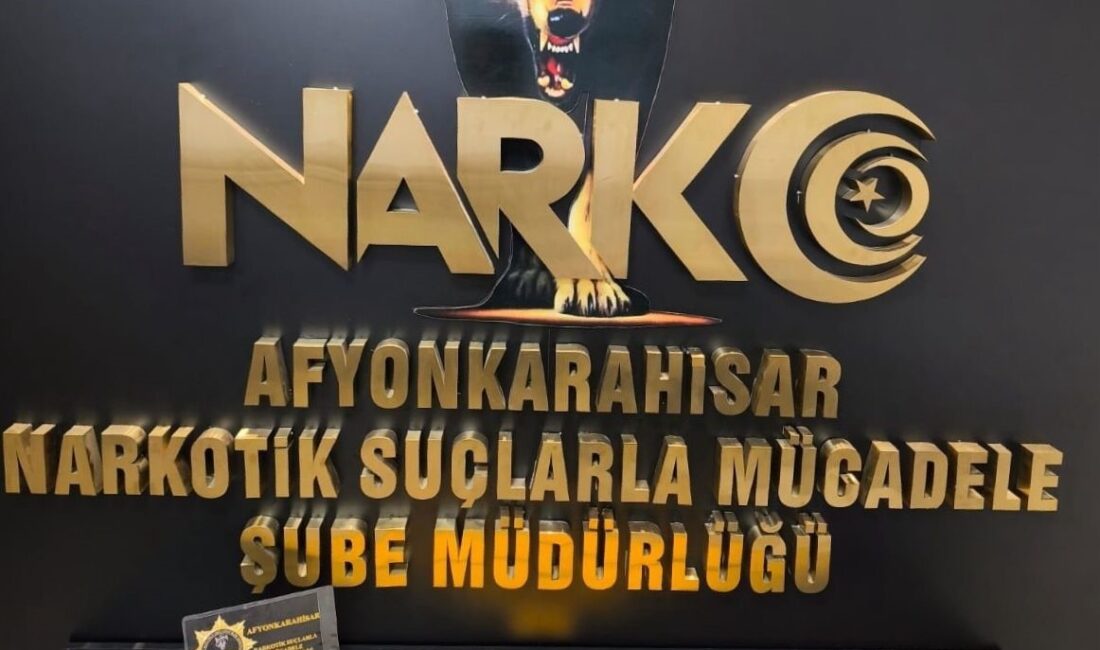 Afyonkarahisar İl Emniyet Müdürlüğü görevlileri yaptığı operasyonda 13 adet uyuşturucu