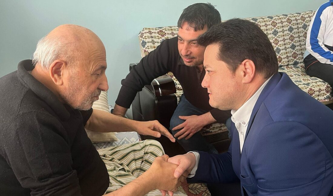 
Bolvadin Belediye Başkanı Derviş Aynacı, kentin önemli kültür insanlarından tarihçi