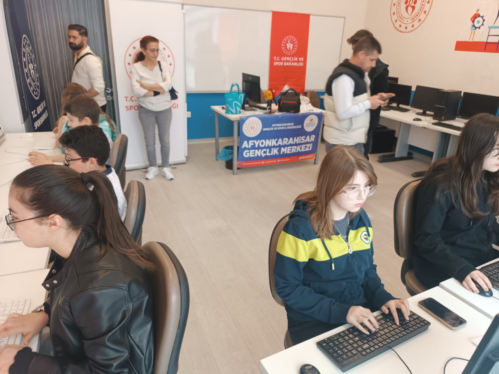 Bilgisayar Klavye Takımı, 24 madalyanın 13’ünü kazanarak Dünya Şampiyonu oldu.