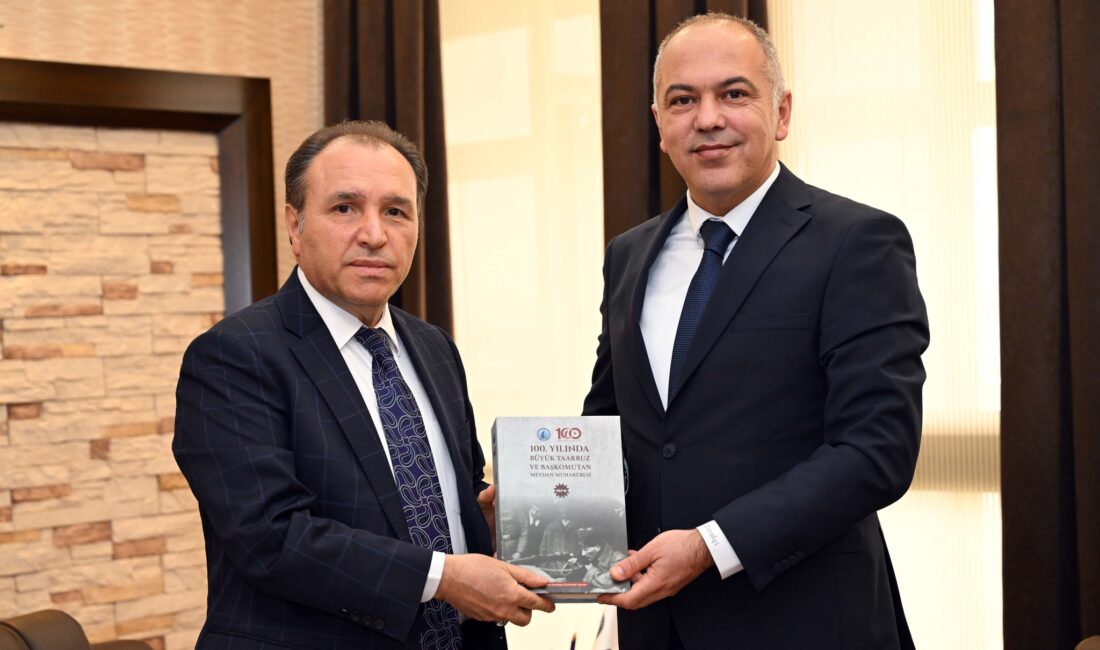 Türkiye İstatistik Kurumu (TÜİK) Manisa Bölge Müdürü Selçuk Direkçi ve