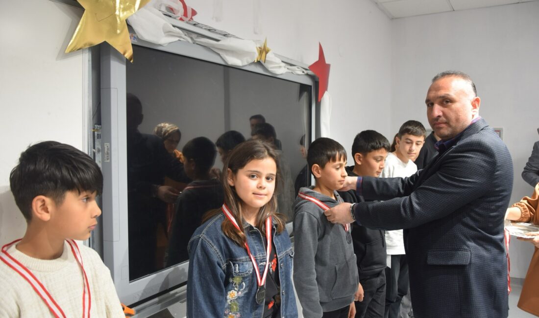 
Çay’da düzenlenen Akıl ve Zeka Oyunları Turnuvası, öğrencilerin büyük başarılarıyla