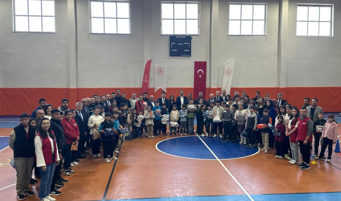 “Dileğine Ortağım” projesi kapsamında, Sinanpaşa ilçesinde tam 75 öğrencinin dileği