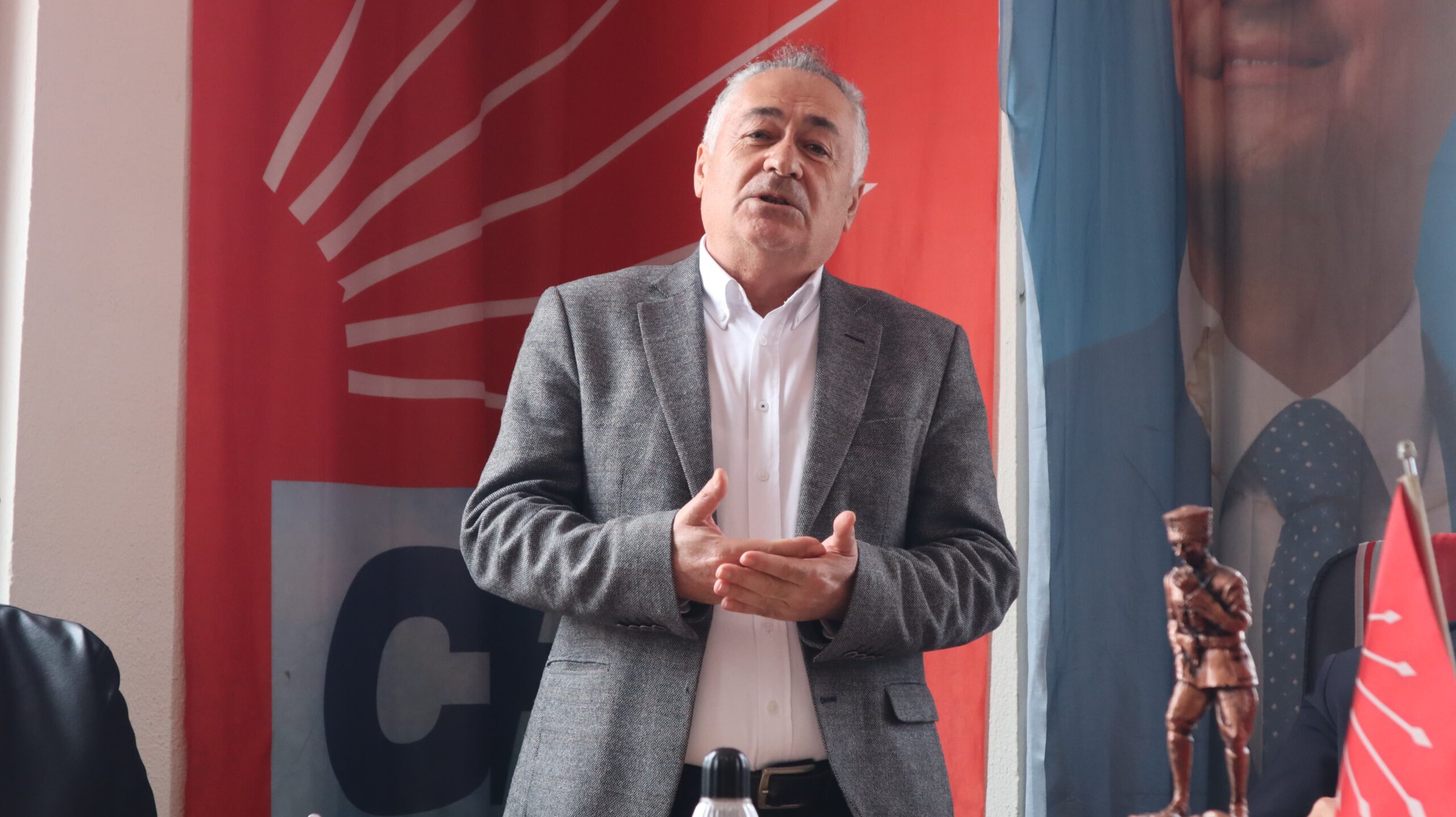 Cumhuriyet Halk Partisi Afyonkarahisar İl Başkan Yardımcısı Hasan Karadeniz, “Belediye
