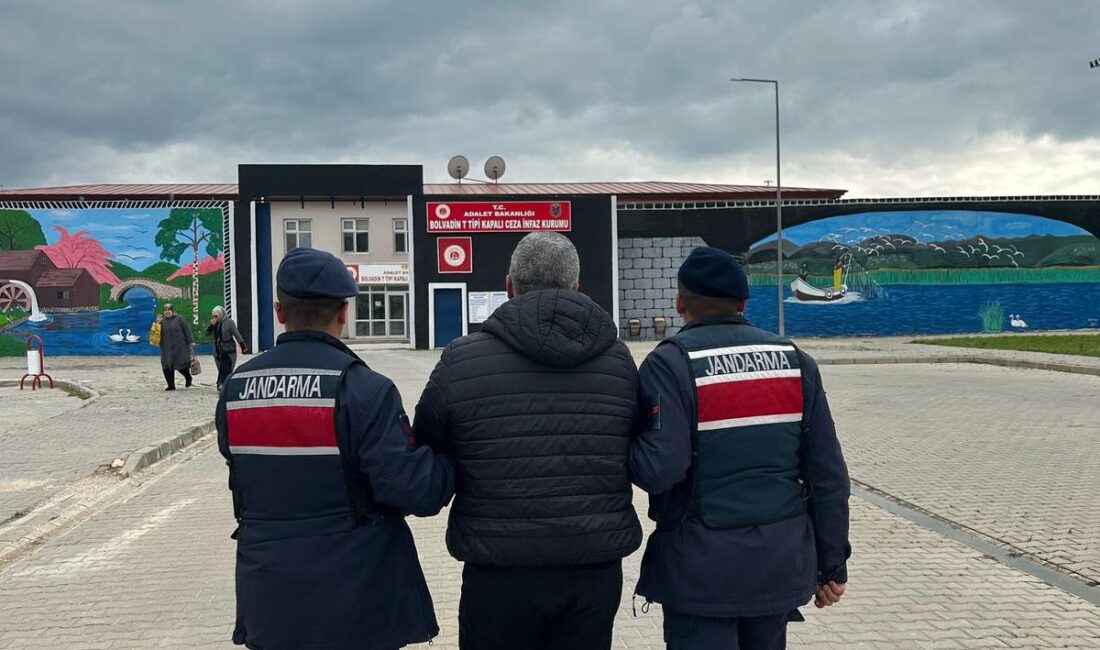 Afyonkarahisar İl Jandarma Komutanlığı ekipleri, hakkında kesinleşmiş hapis cezası bulunan