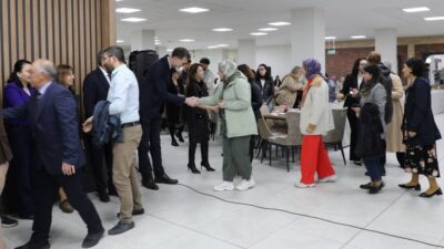 AFSÜ’deki Ramazan Bayramı bayramlaşma töreni Merkezi Kantinde düzenlendi. Törene, Rektör