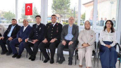 
İscehisar Cumhuriyet Meydanı taş kafede yapılan bayramlaşma merasimine İlçe Kaymakamı