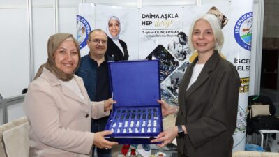 İZFAŞ Genel Müdürü Tuğçe Cumalıoğlu, Fuar İzmir'deki standımızı ziyaret ederek