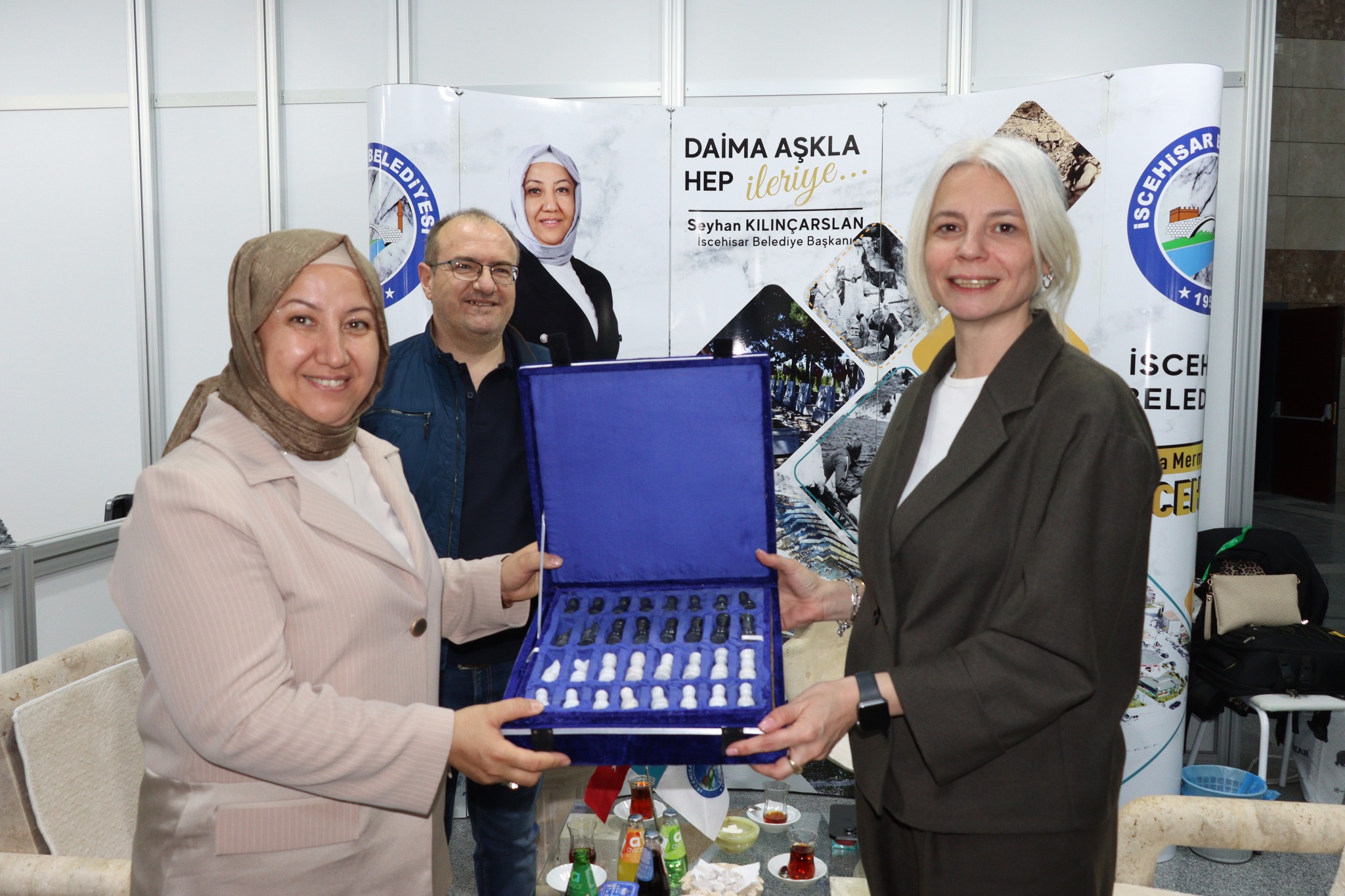 İZFAŞ Genel Müdürü Tuğçe Cumalıoğlu, Fuar İzmir'deki standımızı ziyaret ederek
