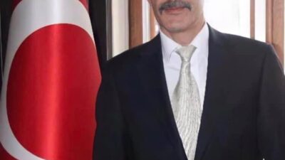 Afyonkarahisar Esnaf ve Sanatkârlar Odalar Birliği Başkanı Cengiz Üstün, kendisine