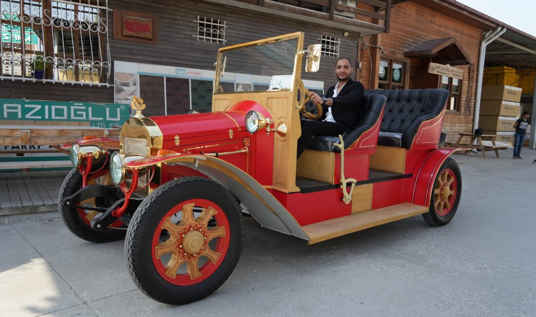 Denizli'de babası ile birlikte klasik tema elektrikli araba üretmek için