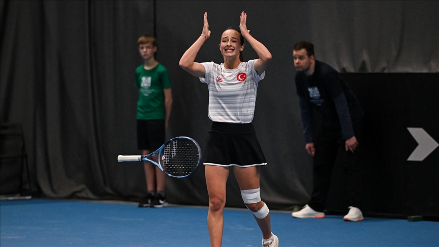 Milli tenisçi Zeynep Sönmez, İsviçreli Belinda Bencic'e yenilerek Madrid Açık