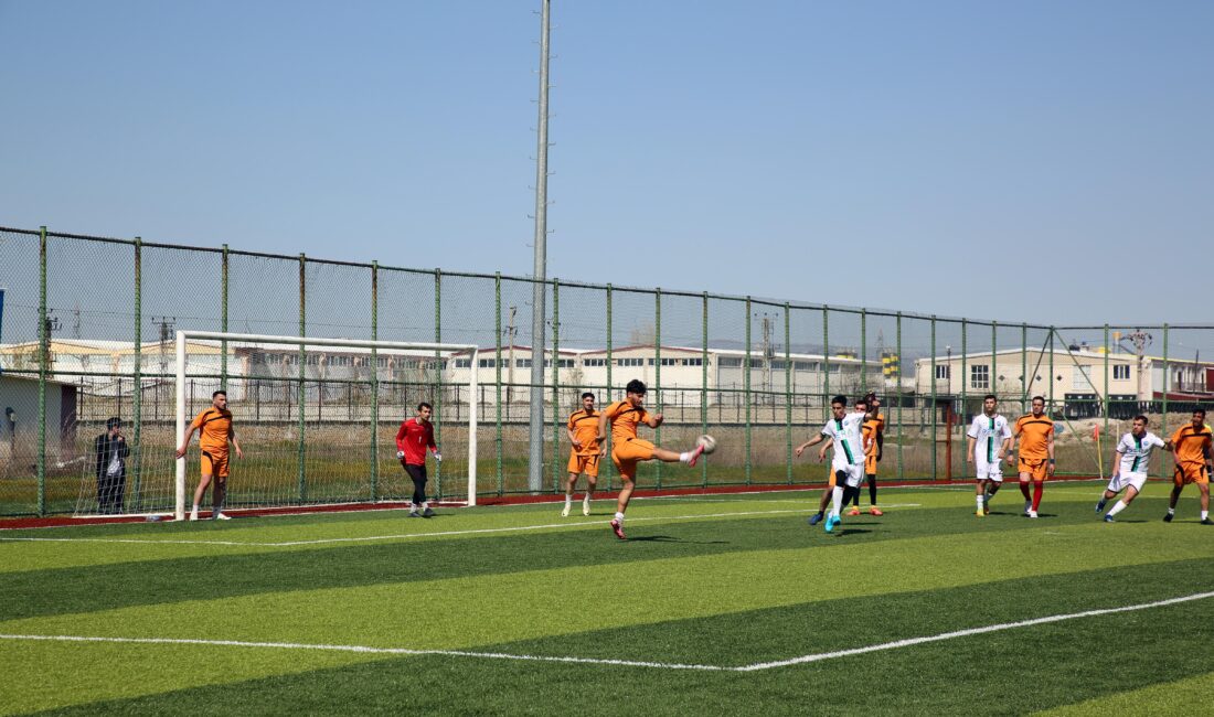 Afyon Kocatepe Üniversitesinde (AKÜ) spor oyunları, takım ve bireysel müsabakalarla