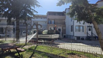 Afyonkarahisar’ın Bolvadin ilçesinde ekipler, haşerelere karşı ilaçlama çalışmasını sürdürüyor