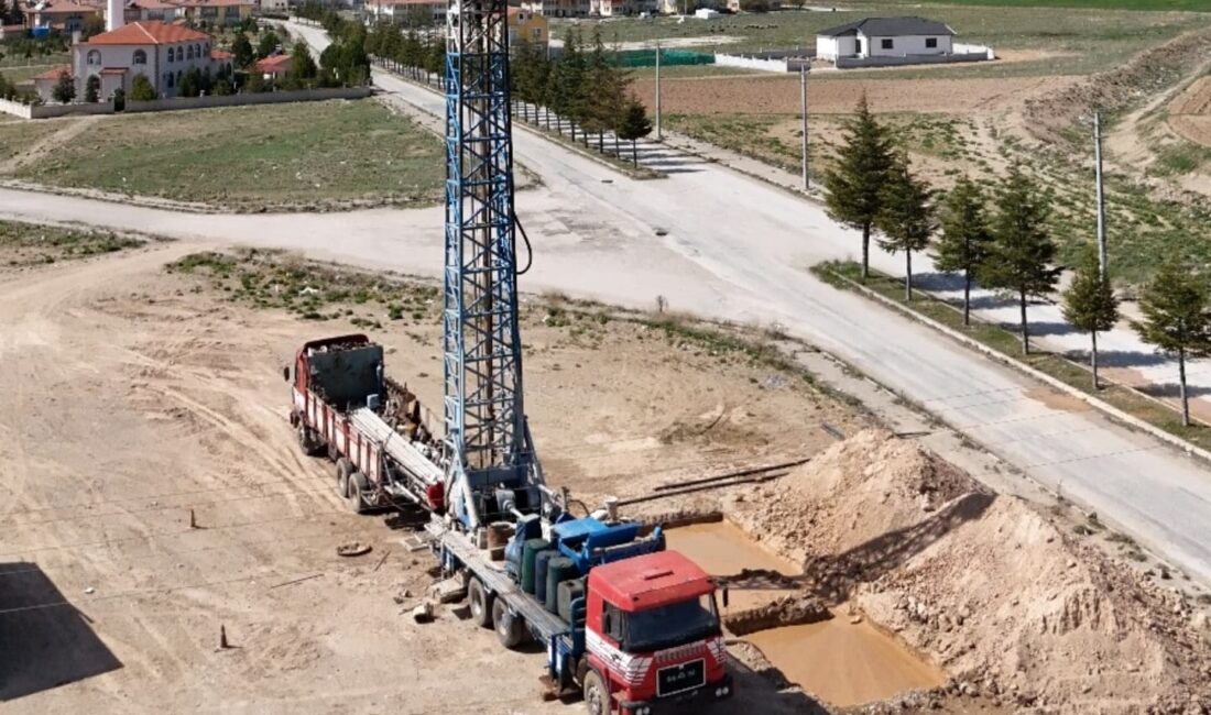 Bolvadin Belediyesi, vatandaşların su kesintileri nedeniyle mağduriyet yaşamaması adına çalışmalarına