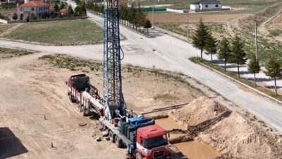 Bolvadin Belediyesi, vatandaşların su kesintileri nedeniyle mağduriyet yaşamaması adına çalışmalarına