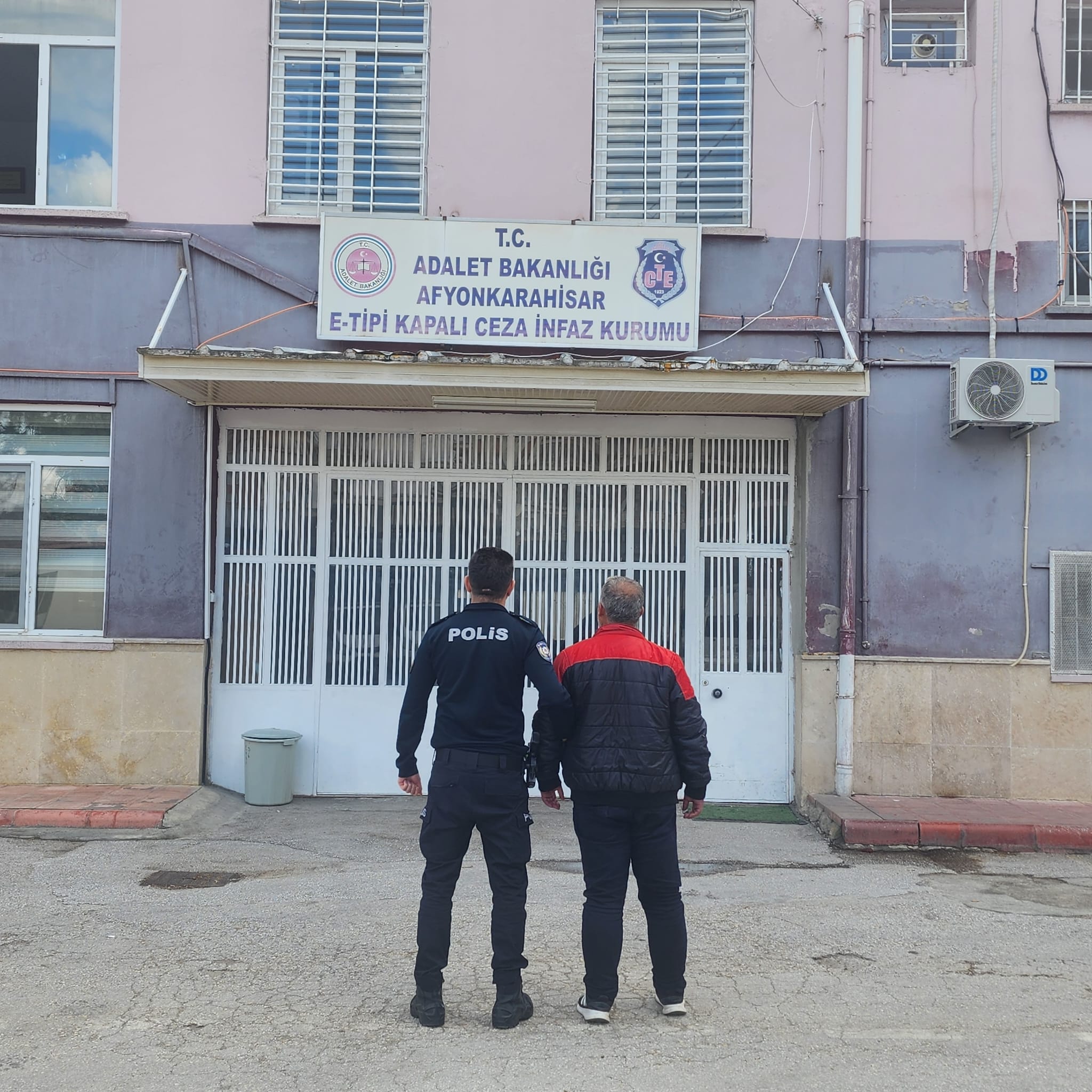   11.04.2025 günü Afyonkarahisar Devlet Hastanesi engelli dinlenme salonu içerisinde