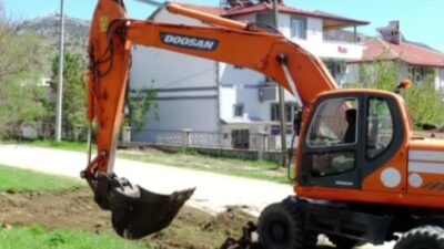 Dinar Belediye Başkanı Veysel Topçu’nun talimatları doğrultusunda ilçede kapsamlı altyapı