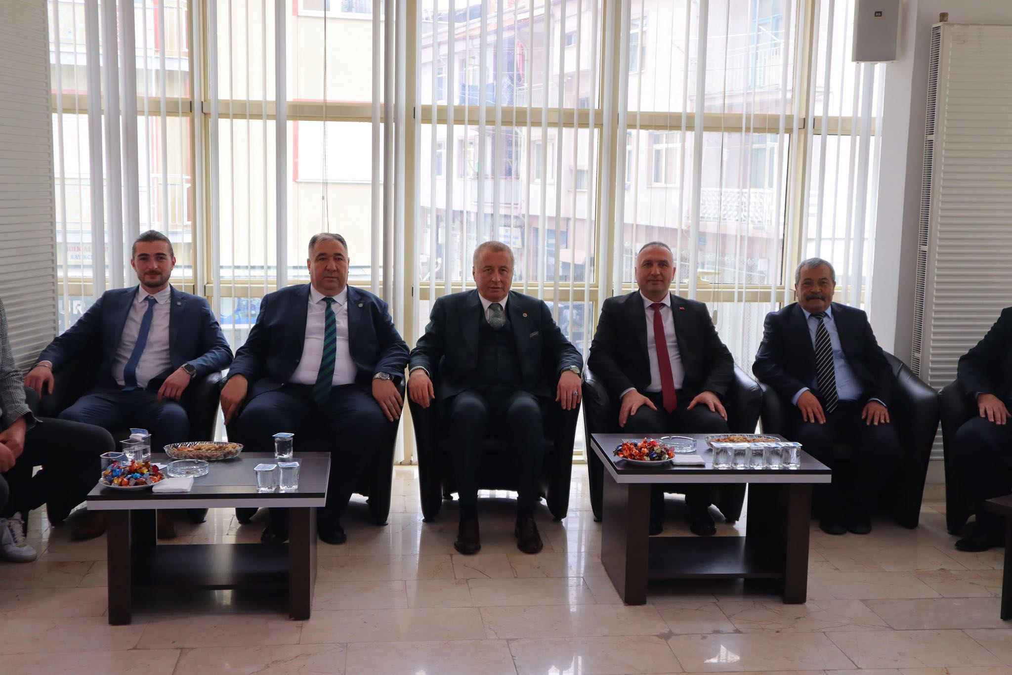 Afyonkarahisar’ın Çay ilçesinde belediyede Ramazan Bayramı bayramlaşma töreni yapıldı.