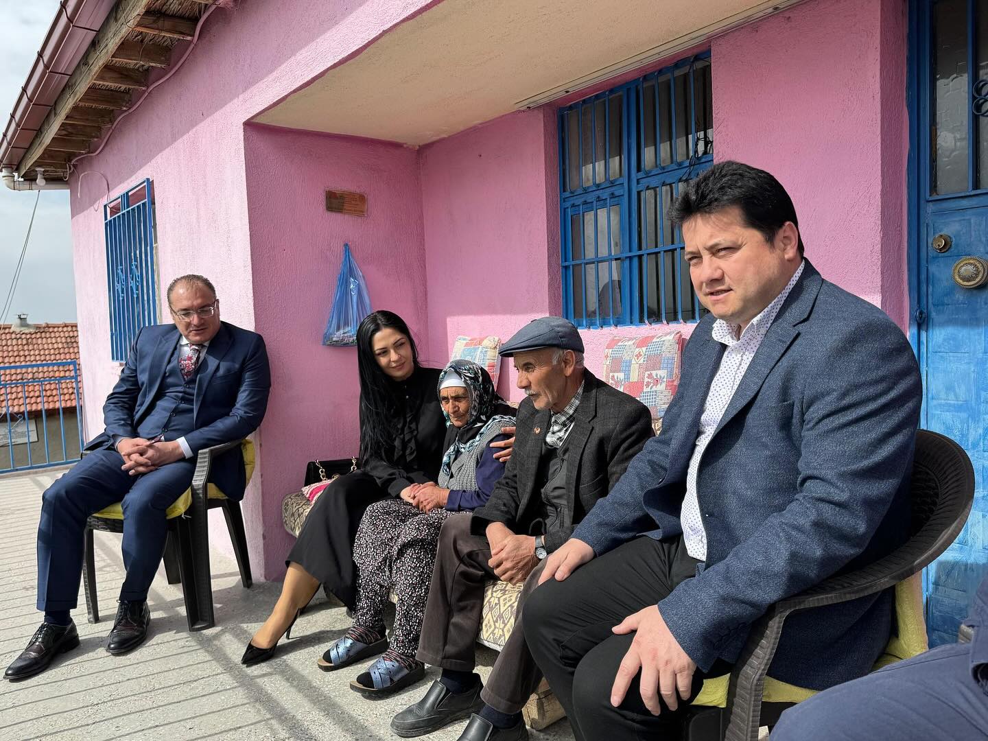 Bolvadin Kaymakamı Ali Arıkan ve Belediye Başkanı Derviş Aynacı, vatanımız