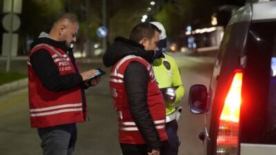 Isparta İl Emniyet Müdürlüğü ekiplerince gerçekleştirilen trafik ve asayiş uygulamasında