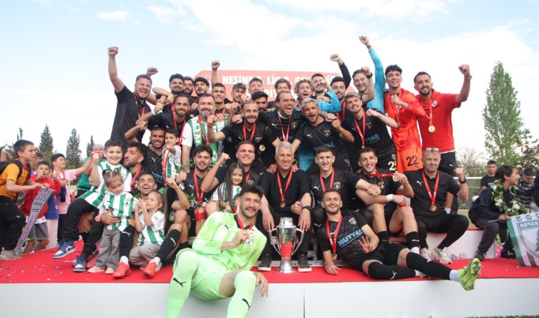 TFF 3. Lig 2. Grup’ta sezonu şampiyon tamamlayan Muğlaspor, sahasında