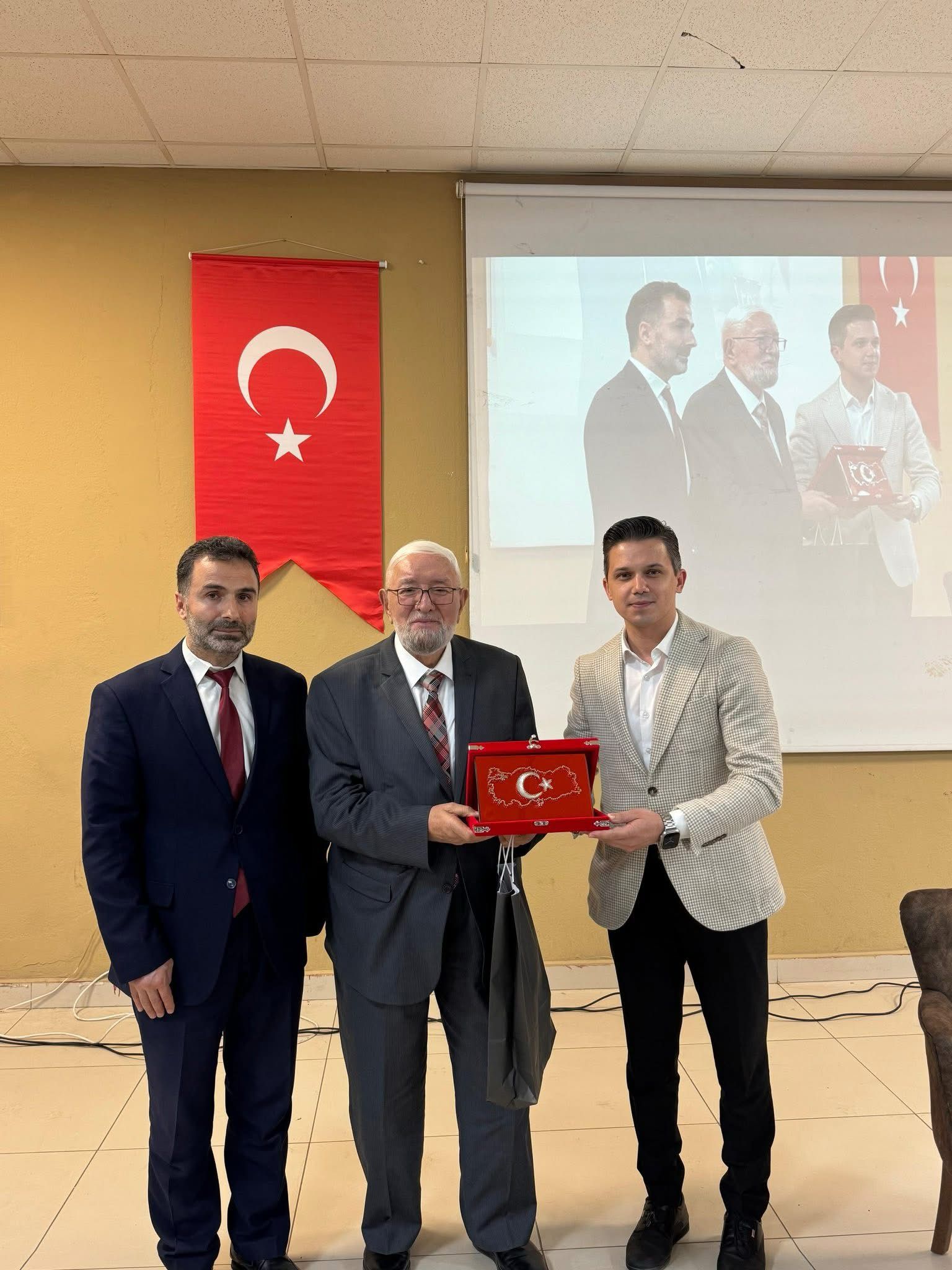 Dazkırı İlçe Müftülüğü’nün organize ettiği “Bir Konu Bir Konuk” adlı