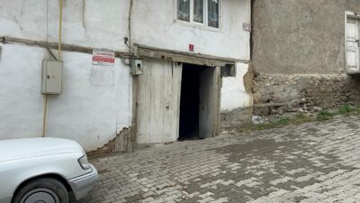 Kastamonu'nun Tosya ilçesinde tartıştığı husumetlisi tarafından tüfekle vurulan vatandaş hayatını