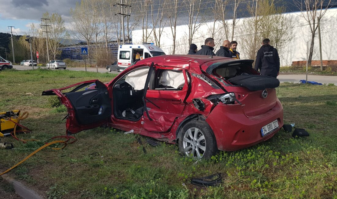 Karabük'te otomobil ile tırın çarpışması sonucu meydana gelen trafik kazasında