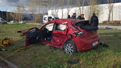 Karabük'te otomobil ile tırın çarpışması sonucu meydana gelen trafik kazasında