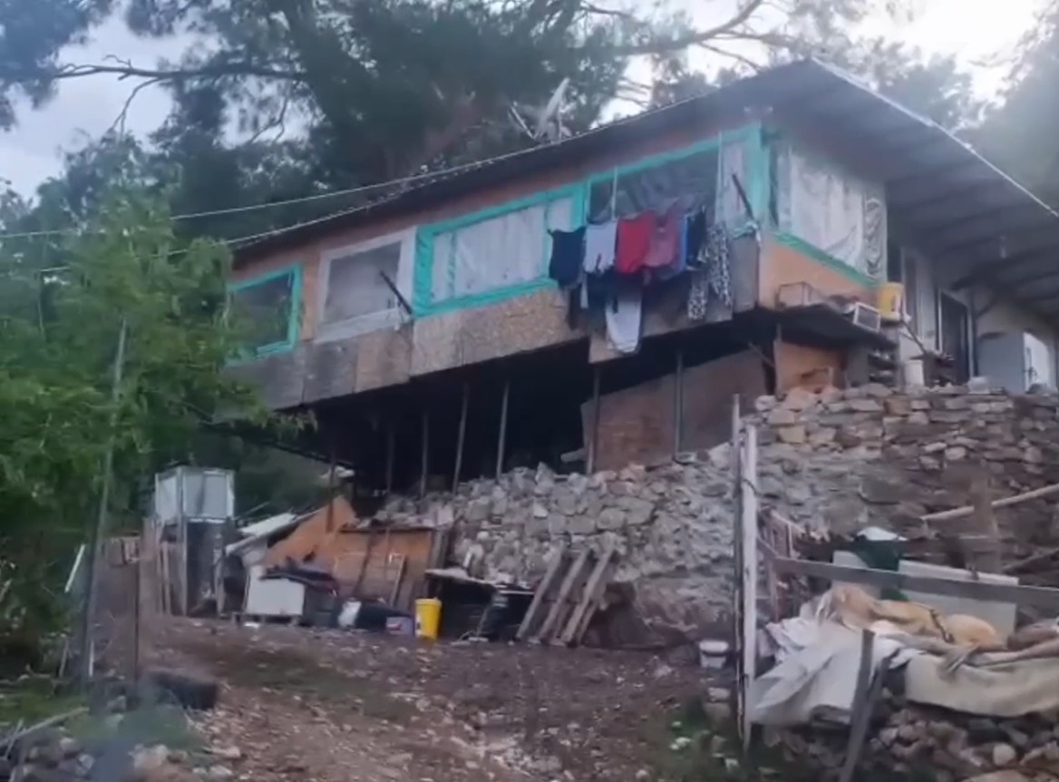 Antalya’da hakkında 6 aranma kaydı ve 11 suç kaydı bulunan