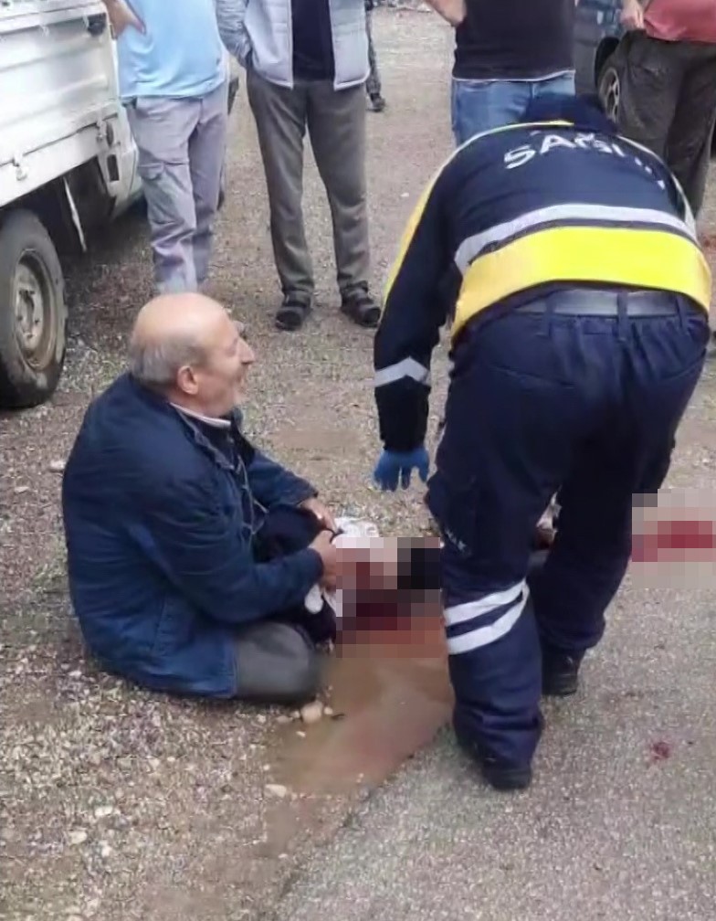 Antalya’da meydana gelen trafik kazası sonrası çıkan kavgada motosiklet sürücüsü