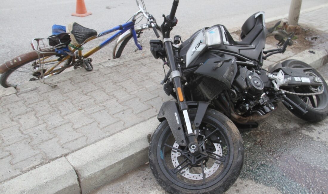  Konya’nın Beyşehir ilçesinde motosikletle çarpışan bisikletli ağır yaralı olarak kaldırıldığı