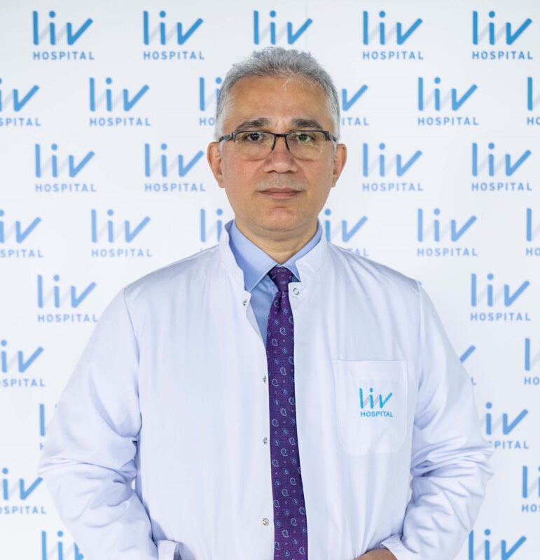 Akciğer kanserinde sigaranın verdiği zarara dikkat çeken Prof. Dr. Adnan